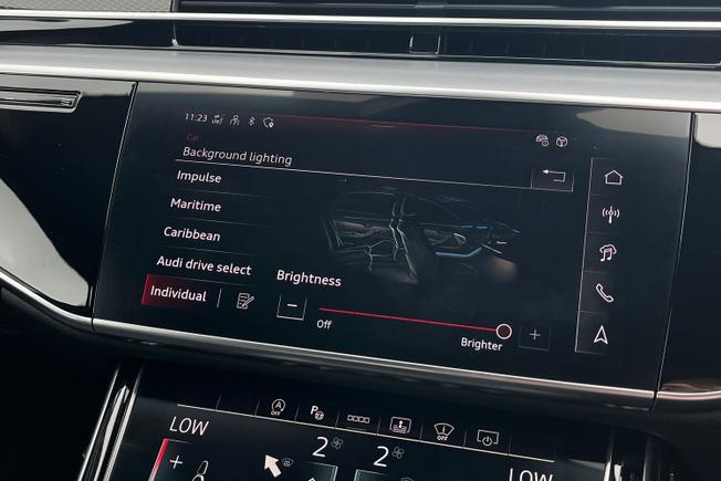 AUDI A8 Photo 42