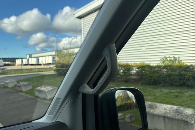 VOLKSWAGEN Crafter Photo 48