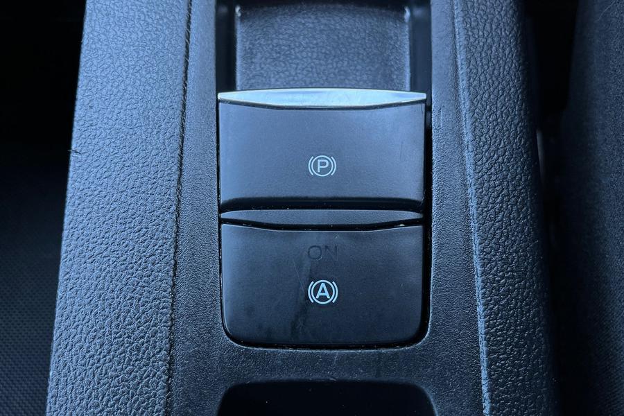 Ford FOCUS Photo autoimg-3c2ae29e86f82613cd7f3e8e5a88fae9e150e570.jpg