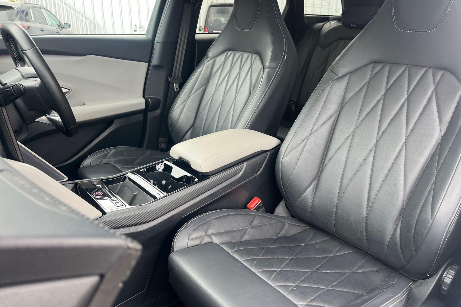 Ford Explorer Photo 18