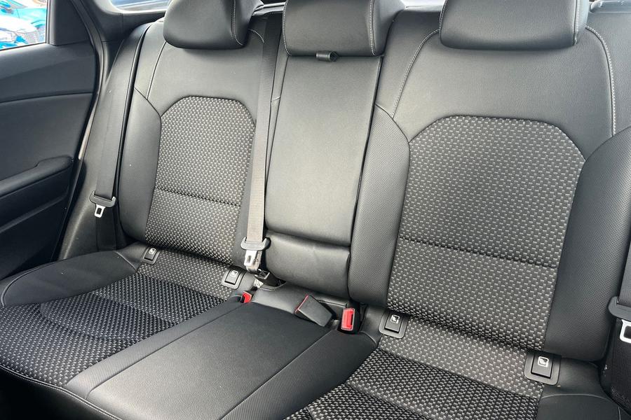 Kia CEED Photo autoimg-3c2e9c5242bb4d1f549d856d67cced5f7b0907dd.jpg