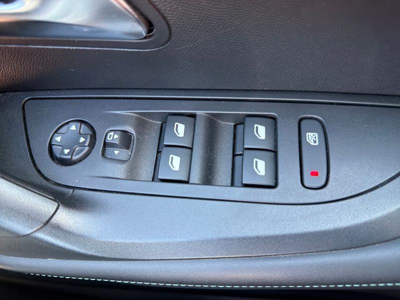 Used Peugeot 2008 SD72UOF 24
