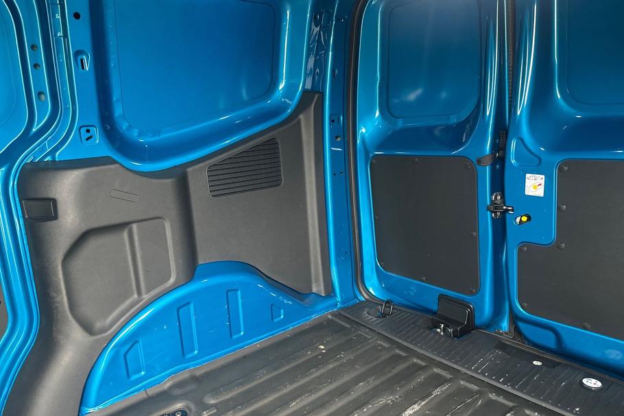 Used Ford E-TRANSIT COURIER 4