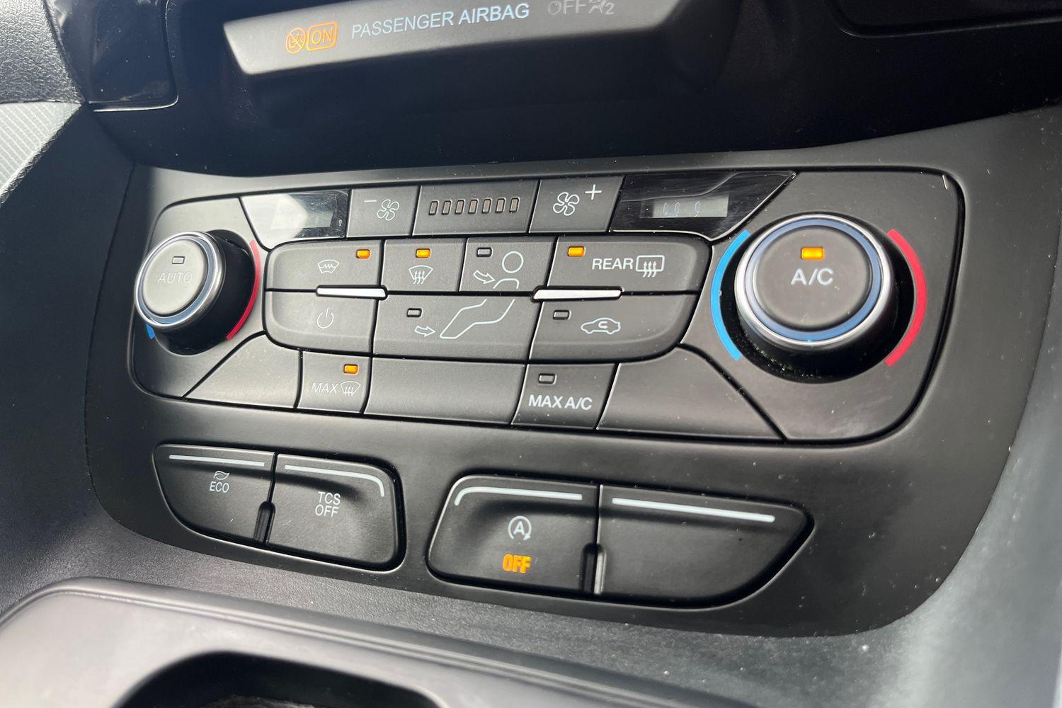 Ford TOURNEO CONNECT Photo 31