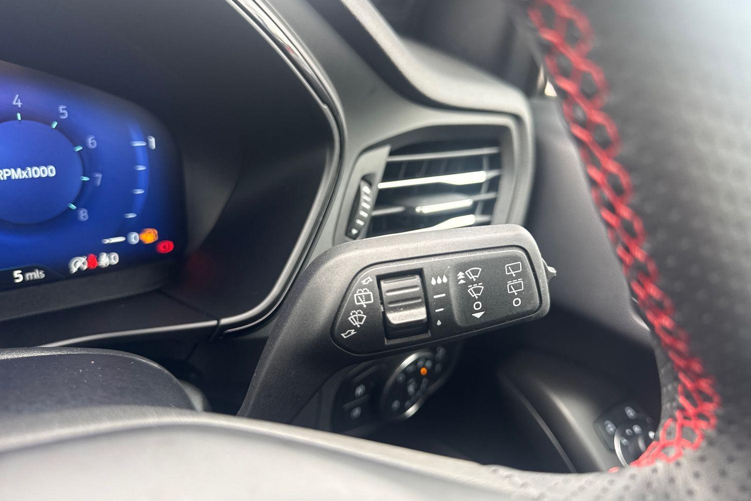 Ford FOCUS Photo 14