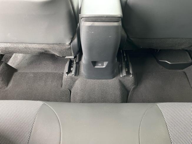 TOYOTA C-Hr Photo 33