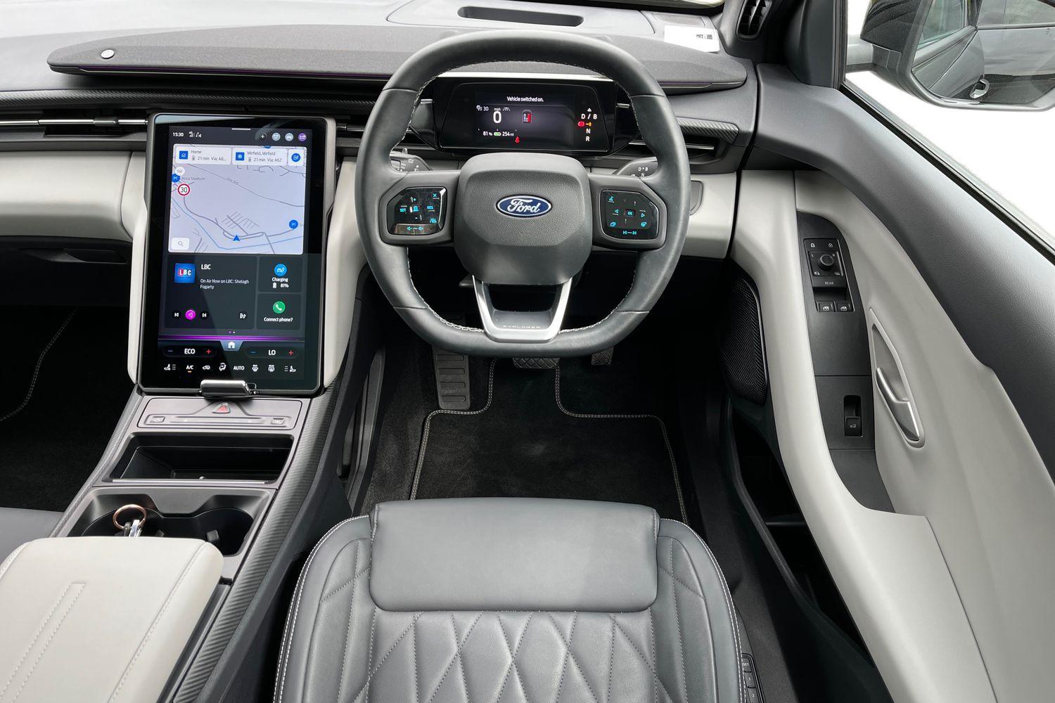 Ford Explorer Photo 10