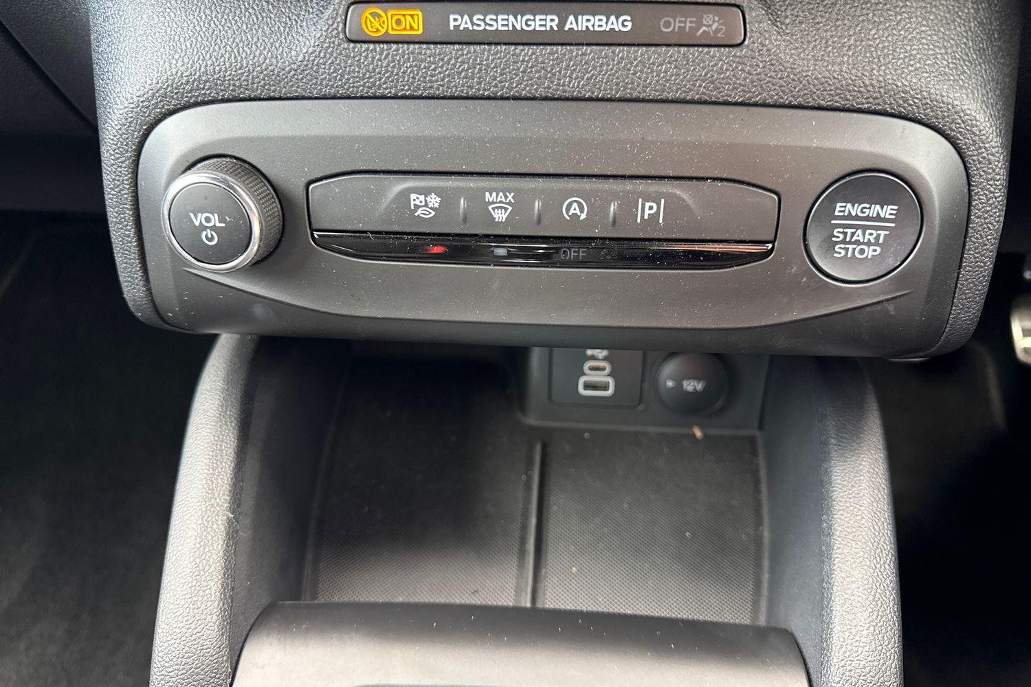 Ford FOCUS Photo 24