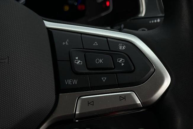 VOLKSWAGEN T-Roc Photo 17