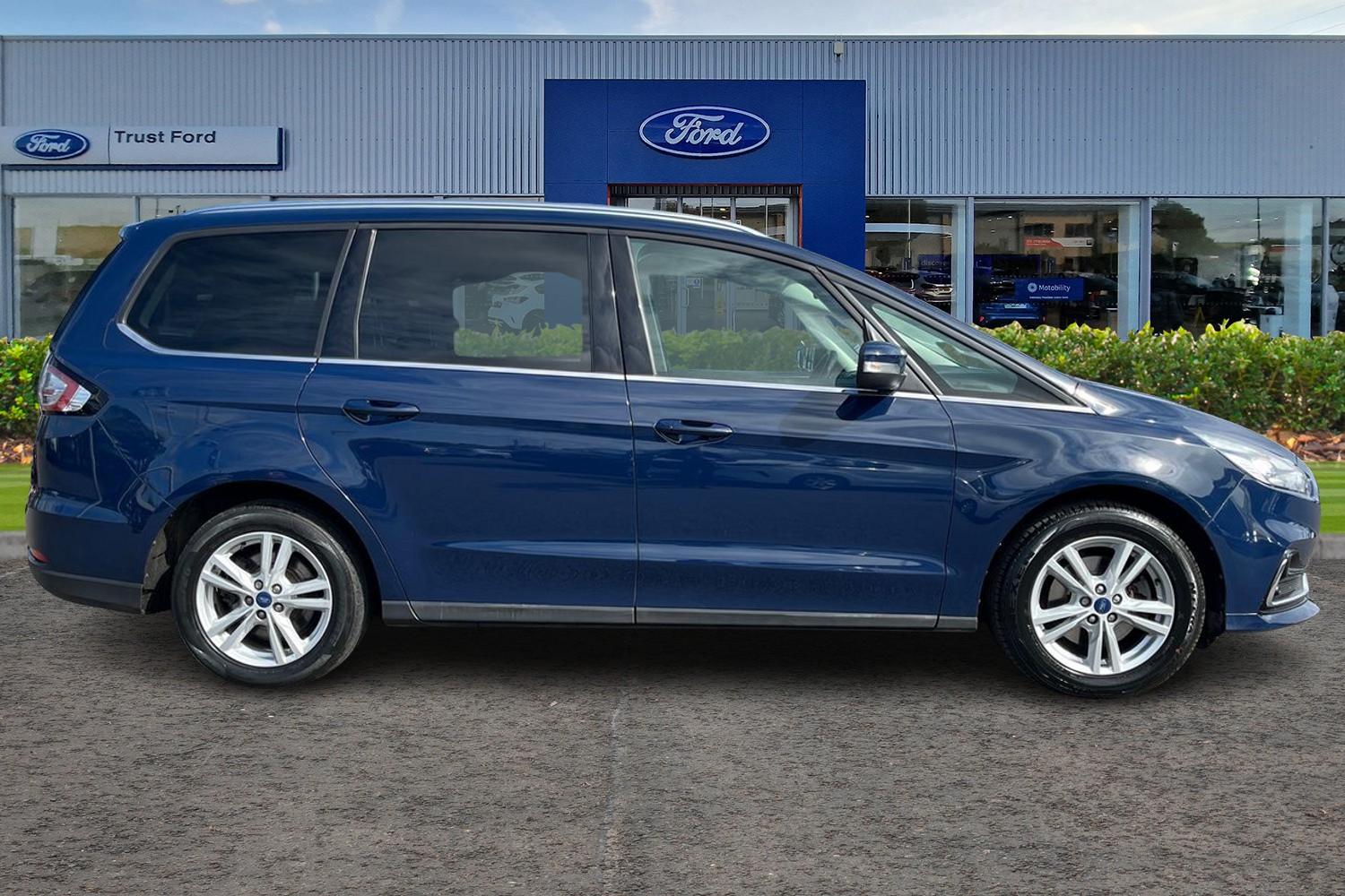 Ford Galaxy Photo 2