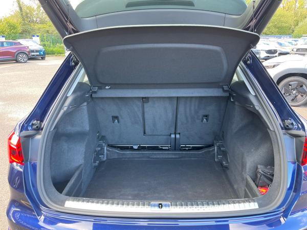 Audi Q3 Photo autoimg-3c3cf883d16c7a5c0c1e49bda08b9ad2f79d014d.jpg