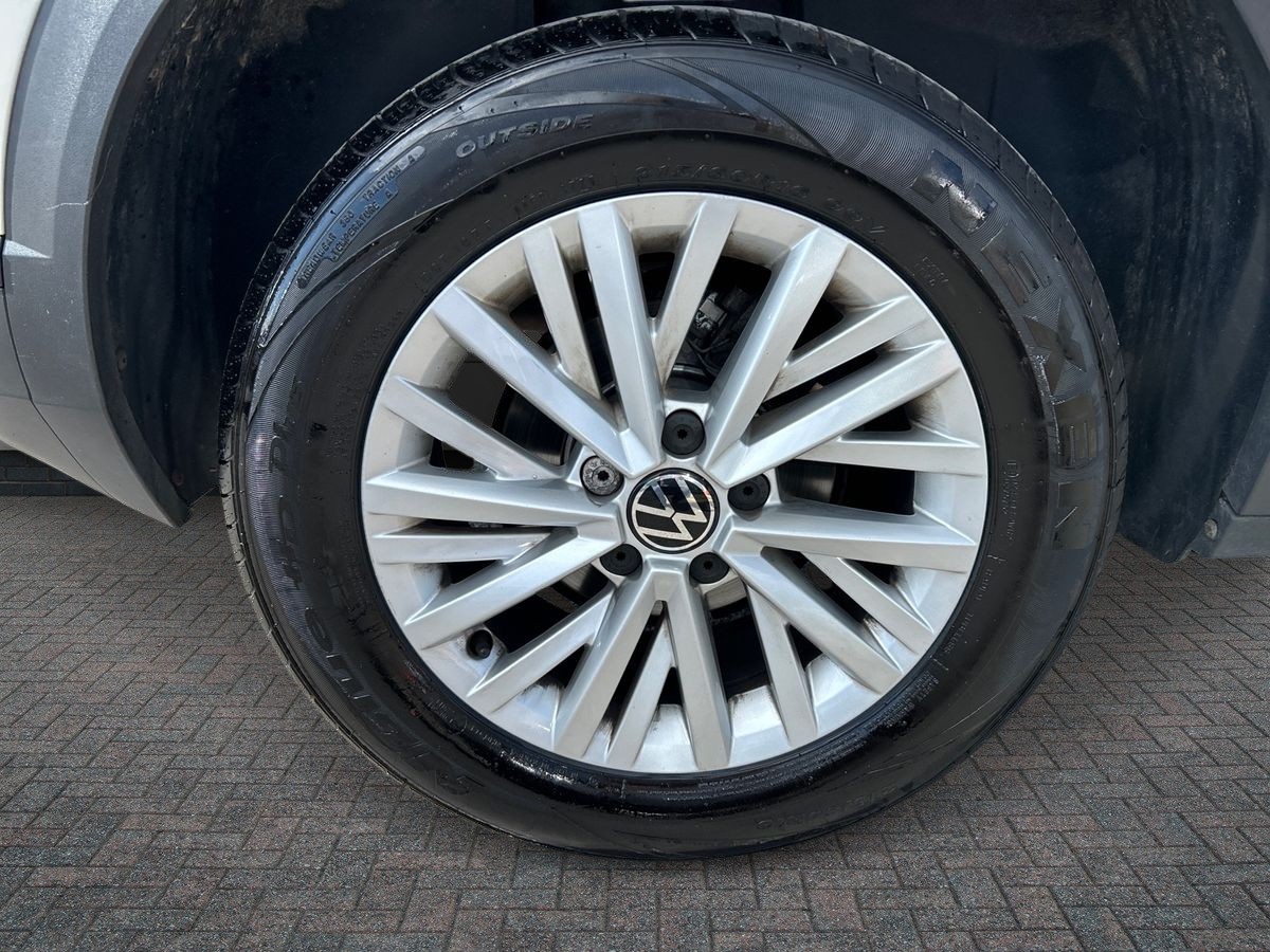 Volkswagen T-Roc Photo 7