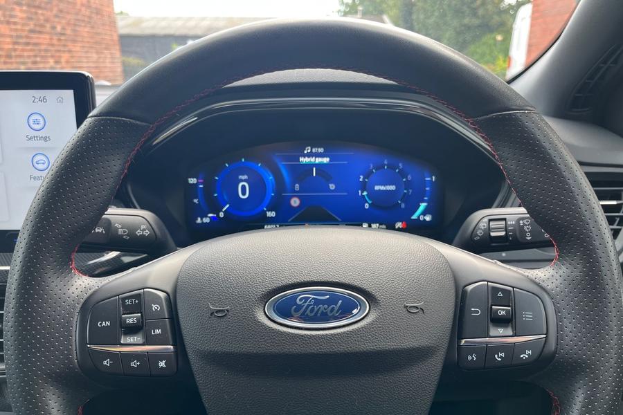 Ford FOCUS Photo autoimg-3c3ee75048246b2d84e855f7e72cd903561808fe.jpg