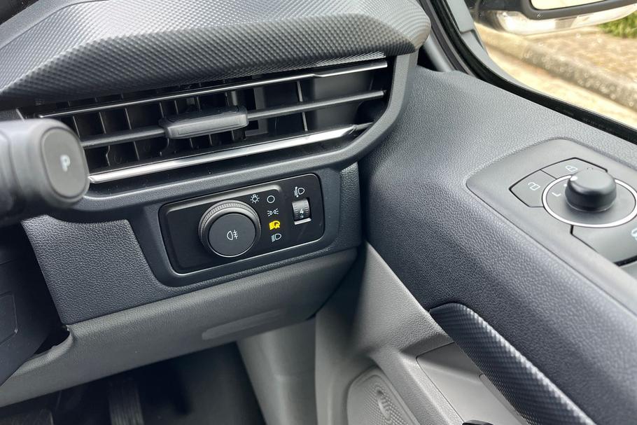 Used FORD TRANSIT CUSTOM WN75GKU 18