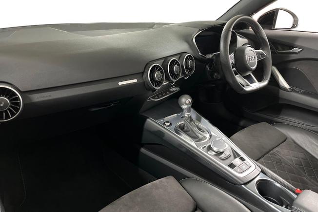 AUDI TT Photo 2