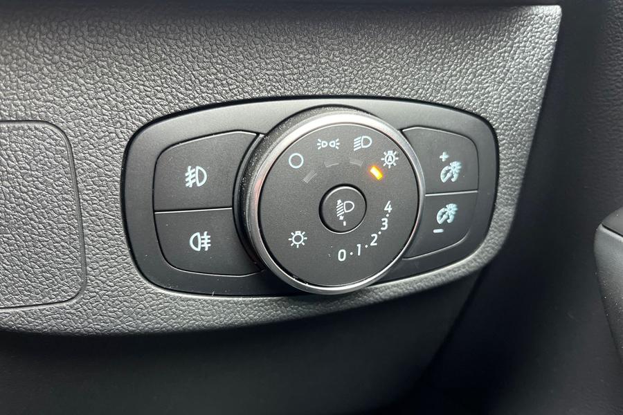 Ford FOCUS Photo autoimg-3c455db356e1a1543666158f8577ab5bba30ecb4.jpg