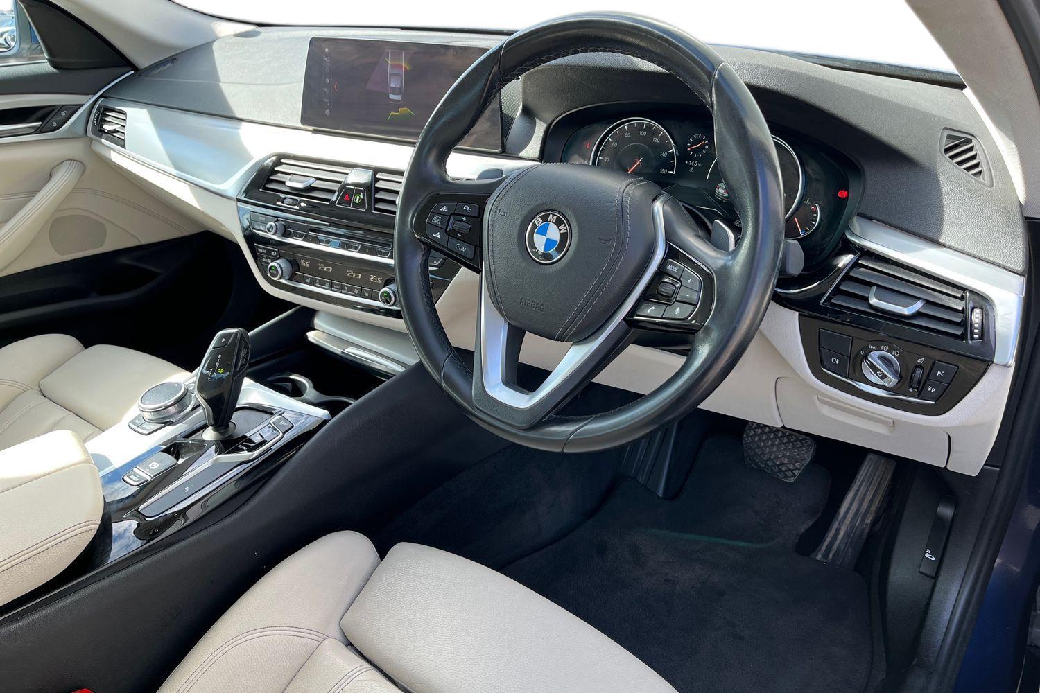 BMW 5 SERIES Photo 8
