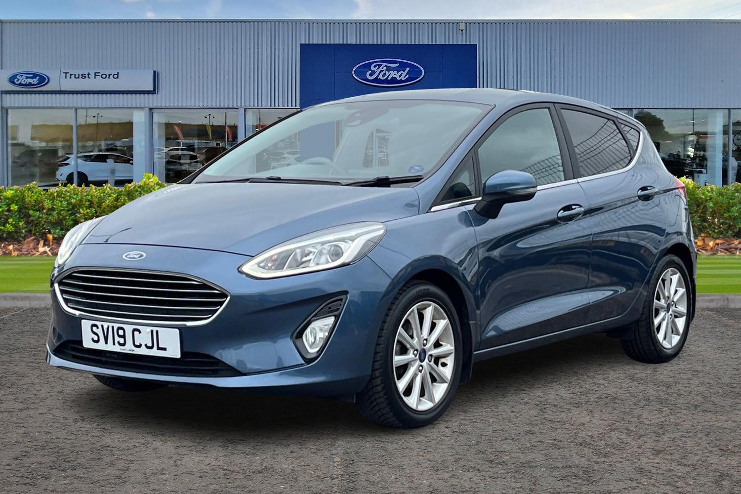 Ford FIESTA Photo 4