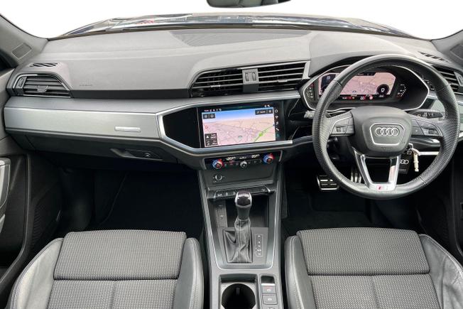 AUDI Q3 Photo 10