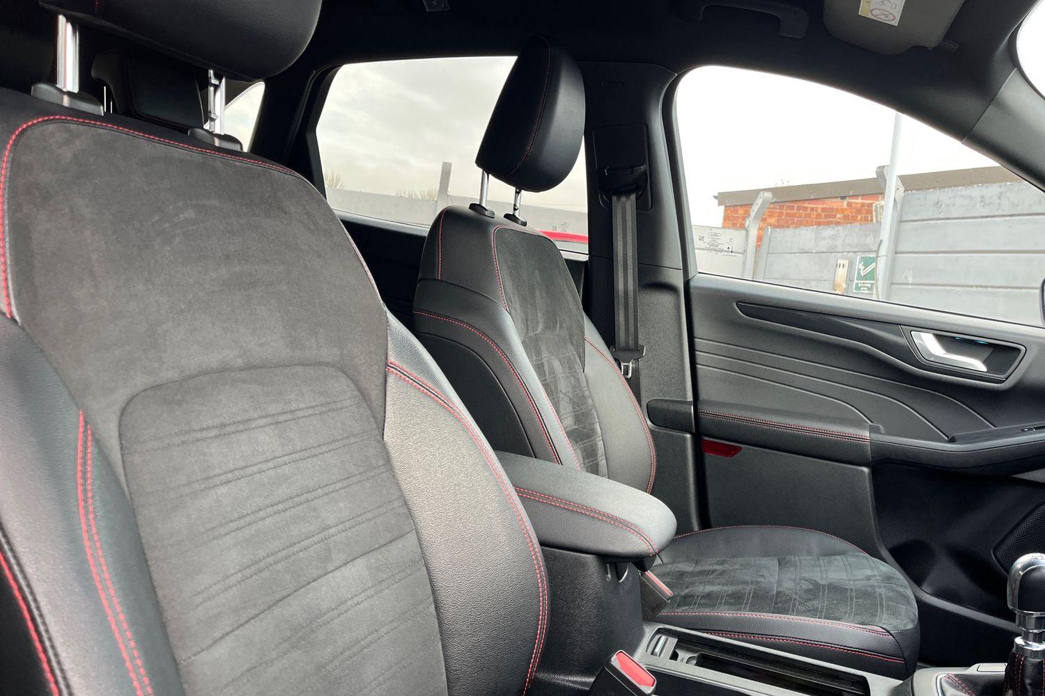 Ford KUGA Photo 16
