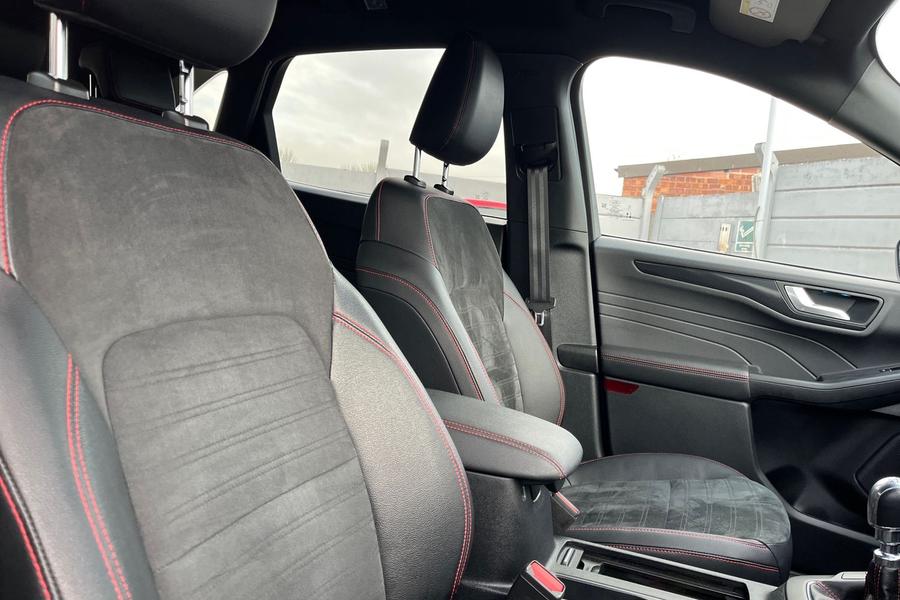 Ford KUGA Photo autoimg-3c5cbdbbe94c2ebe909ba5853d4e1a51873297c9.jpg