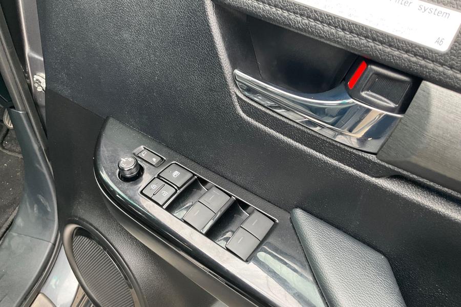 Toyota Hilux Photo autoimg-3c5f112f22e3d14b74d2c4155f4beed86f3879ab.jpg