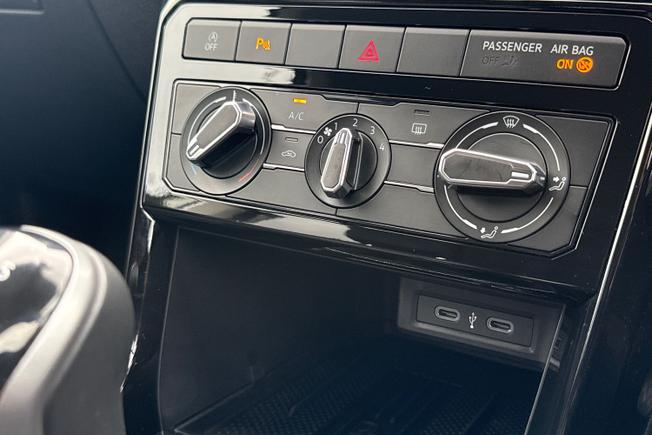 VOLKSWAGEN T-Cross Photo 25