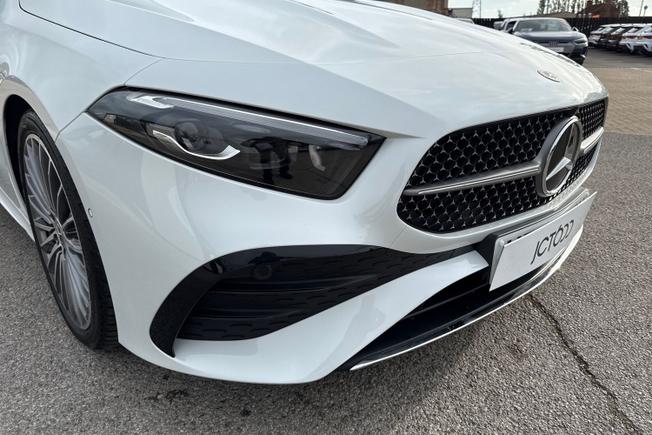 MERCEDES-BENZ A Class Photo 22