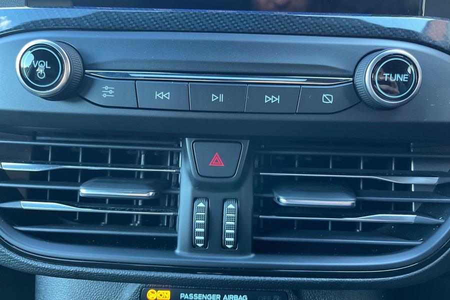 Ford FOCUS Photo autoimg-3c673bce1424c0523df192ee20cdf3ce14c92a4c.jpg