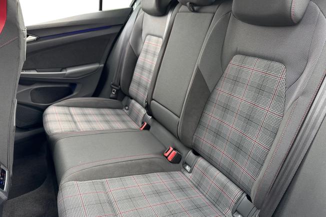 VOLKSWAGEN Golf Photo 9