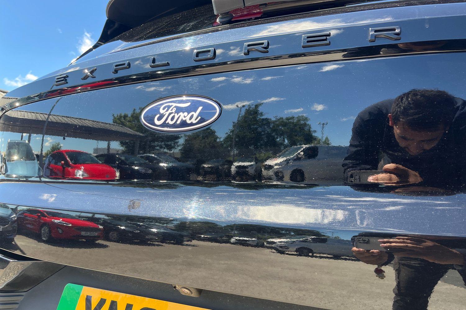 Ford Explorer Photo 38