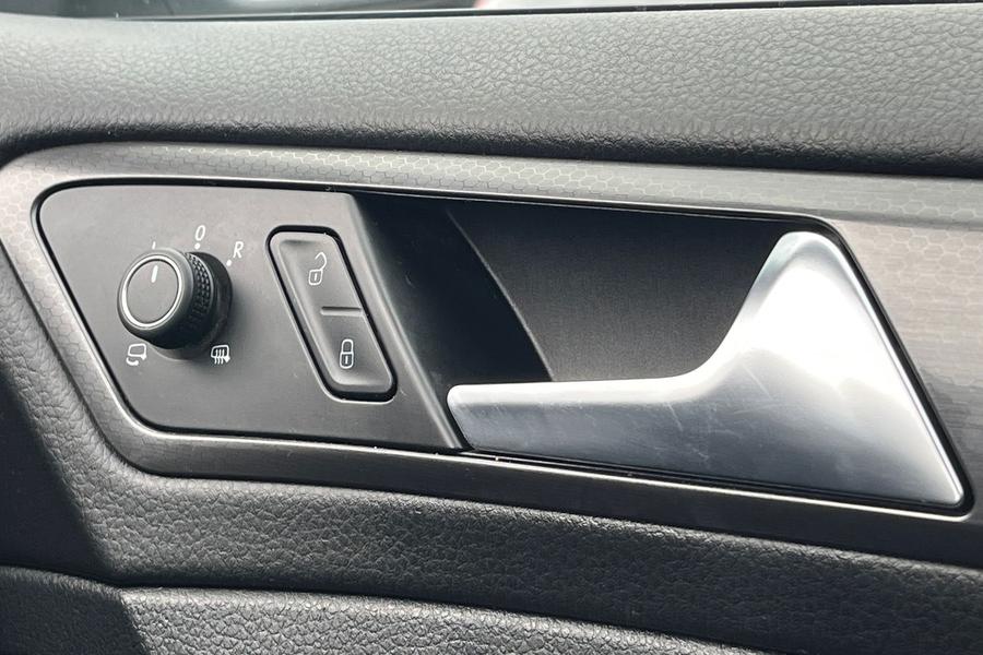 Volkswagen GOLF Photo autoimg-3c6b18da97bb06b5bd4c6c17b862f03c7591c439.jpg