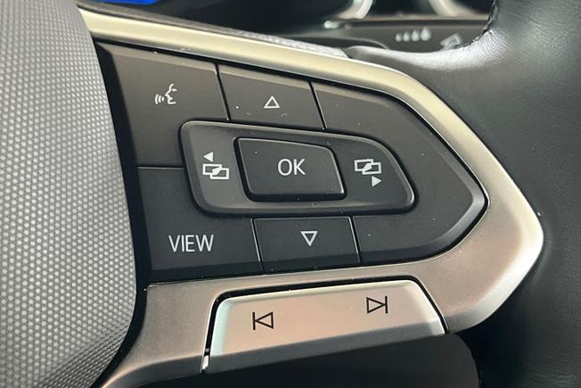 VOLKSWAGEN T-Roc Photo 17