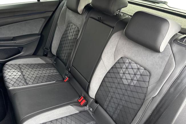 VOLKSWAGEN Golf Photo 9