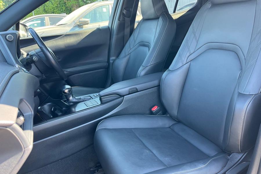 Lexus UX Photo autoimg-3c7504448c711e35257986854864f70d37c4f6fe.jpg