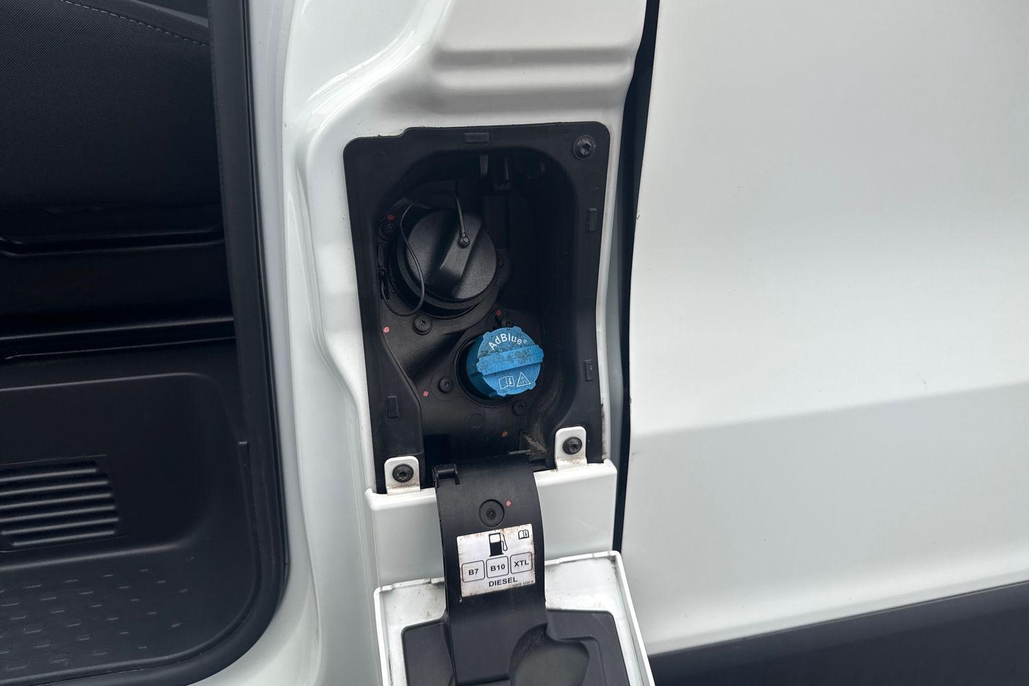 Renault TRAFIC Photo 16