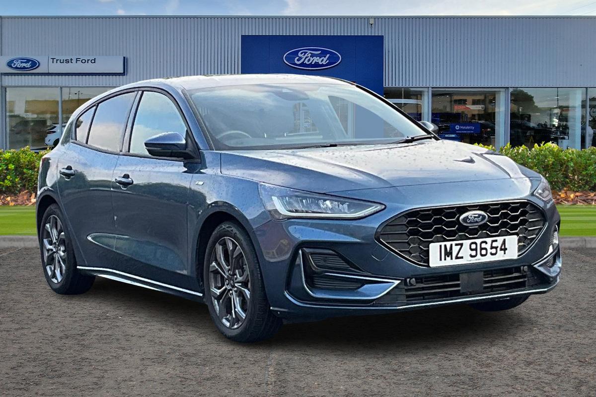 Ford Focus listing photo