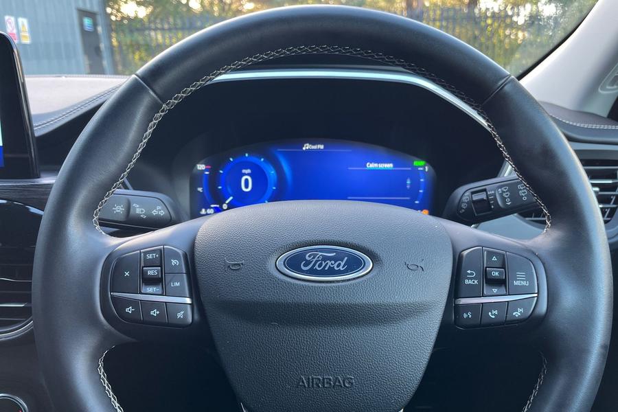 Ford Kuga Photo autoimg-3c832739174b106996b93b56973213ae2058af16.jpg