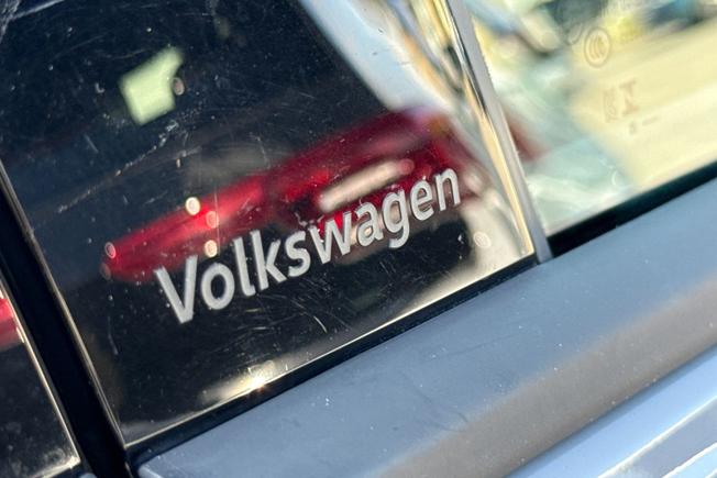 VOLKSWAGEN Golf Photo 24