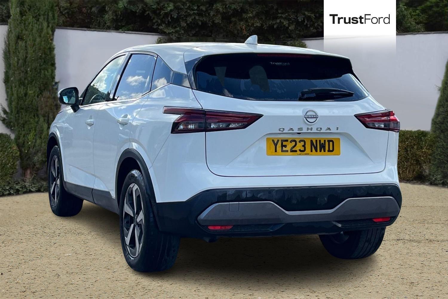Nissan QASHQAI Photo 1