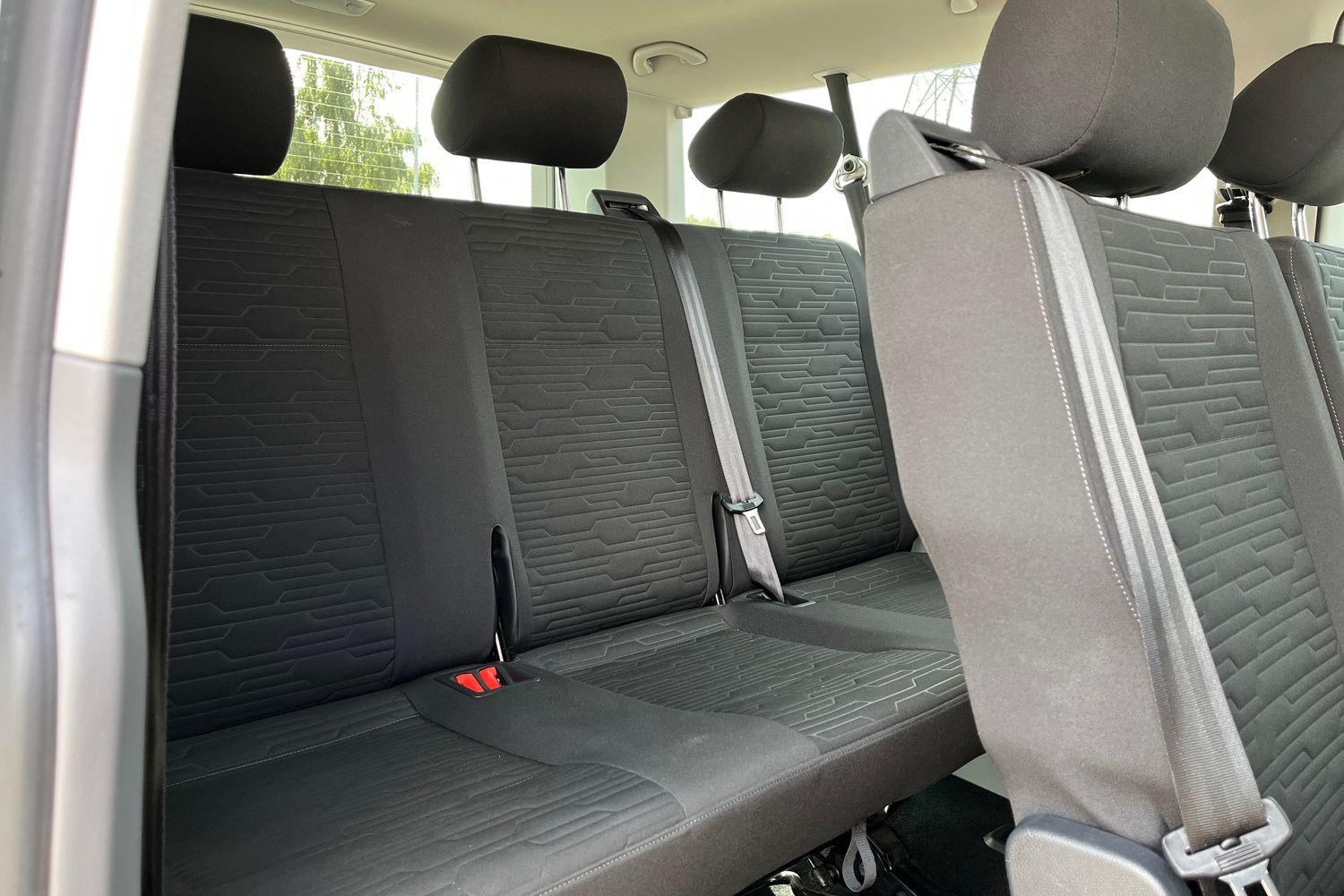 Volkswagen Transporter Shuttle Photo 37