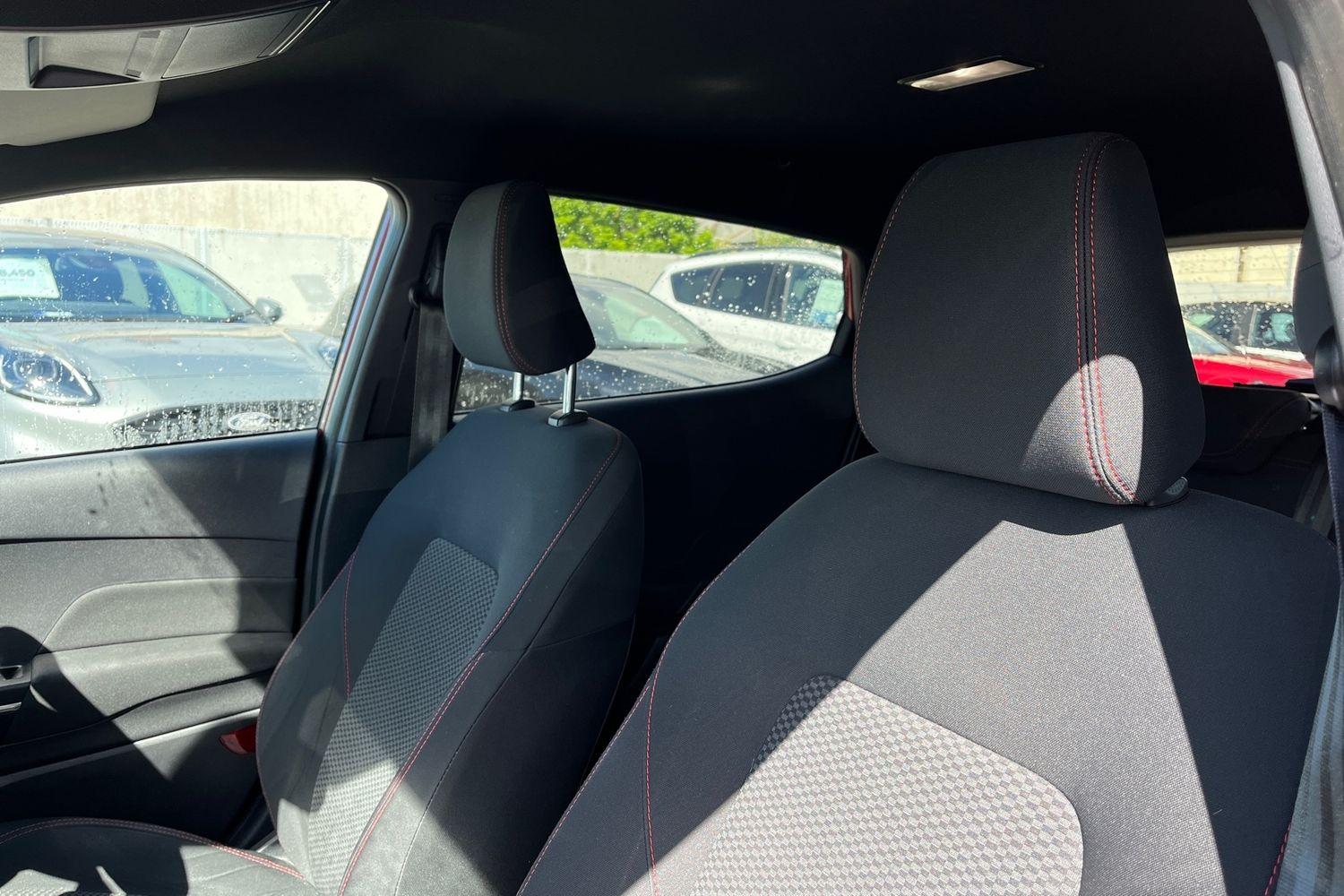 Ford FIESTA Photo 18