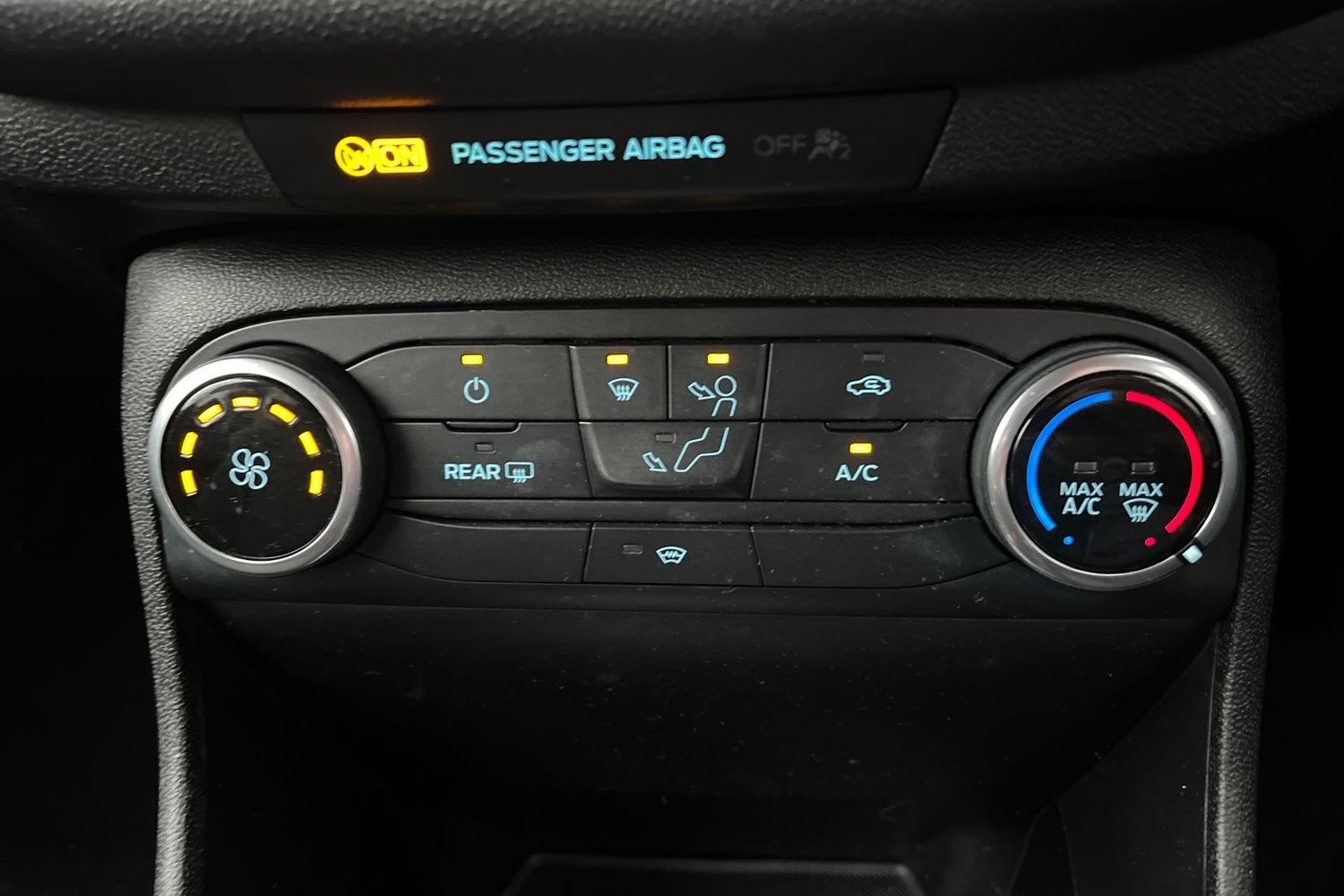 Ford FIESTA Photo 24