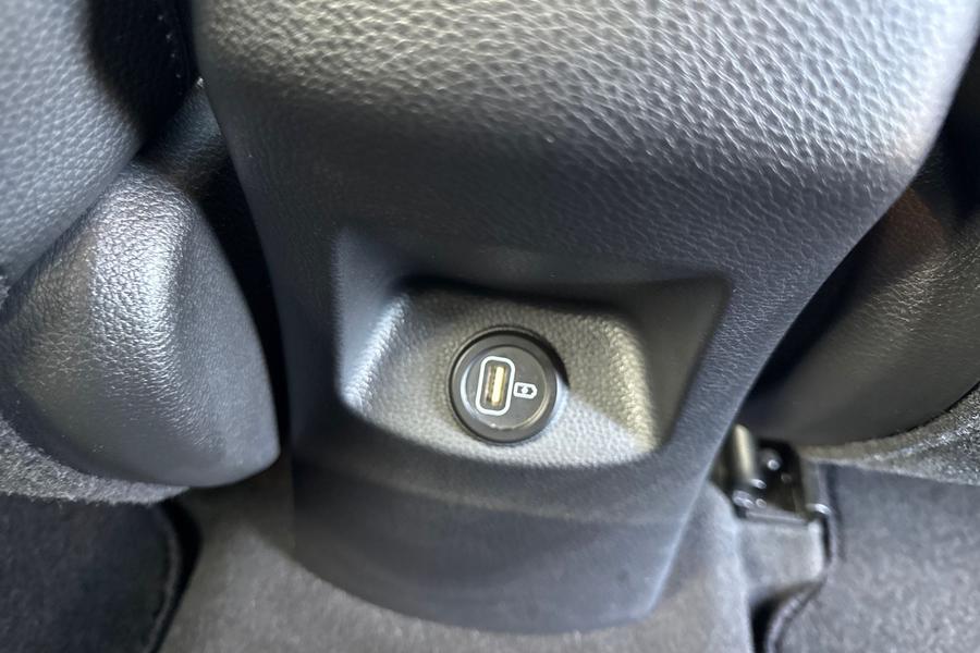 Kia STONIC Photo autoimg-3c89ac4551e0124864fb13a18062241a418cfb6a.jpg