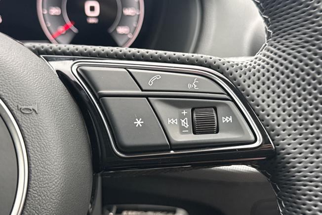 AUDI Q2 Photo 17