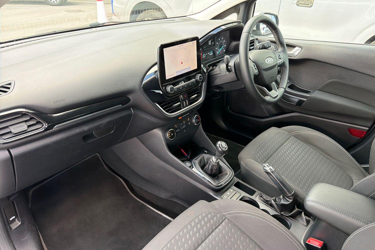 Ford FIESTA Photo 17