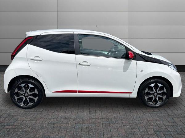 Toyota AYGO Photo autoimg-3c8f30af752eaf33af82fcae9eca8a932f62598f.jpg