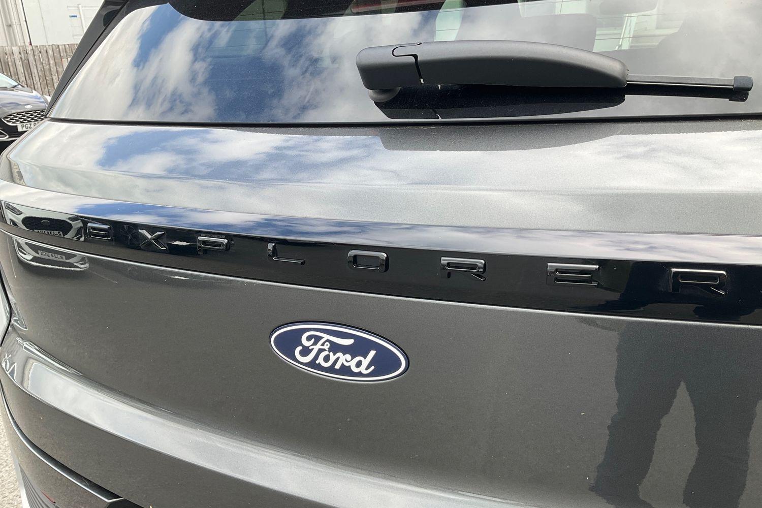 Ford Explorer Photo 39