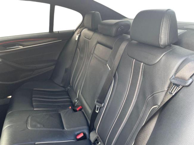 BMW 5 Series Photo 9