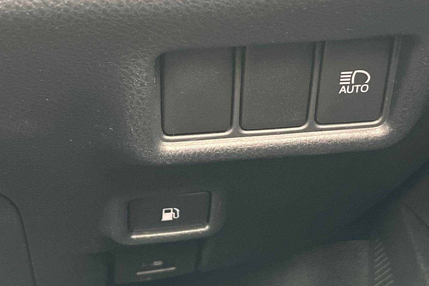Toyota C-HR Photo 38